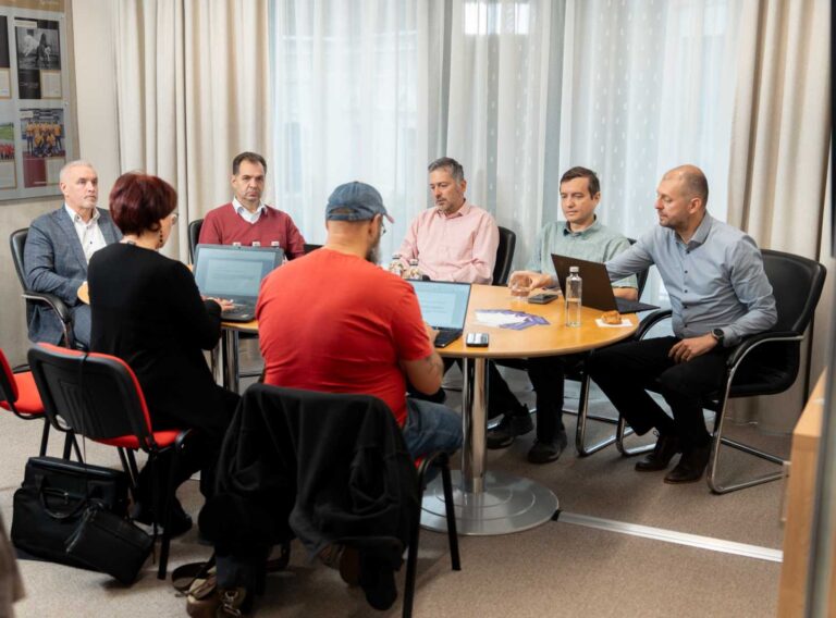 20251014_foto_UrmosiLeventeMihaly_Biobank_Sepsiszentgyorgyon_EdlerAndras_AntalArpad_BihariBela_FejerSzilard_DebreczeniLaszlo 20251014_foto_UrmosiLeventeMihaly_Biobank_Sepsiszentgyorgyon_EdlerAndras_AntalArpad_BihariBela_FejerSzilard_DebreczeniLaszlo